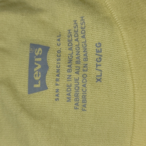 Levi's Tee shirt - Picture 2 of 4